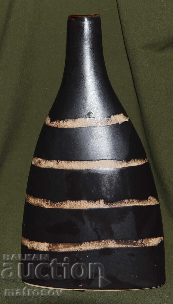 Χειροποίητο κεραμικό βάζο ζωγραφισμένο στο χέρι