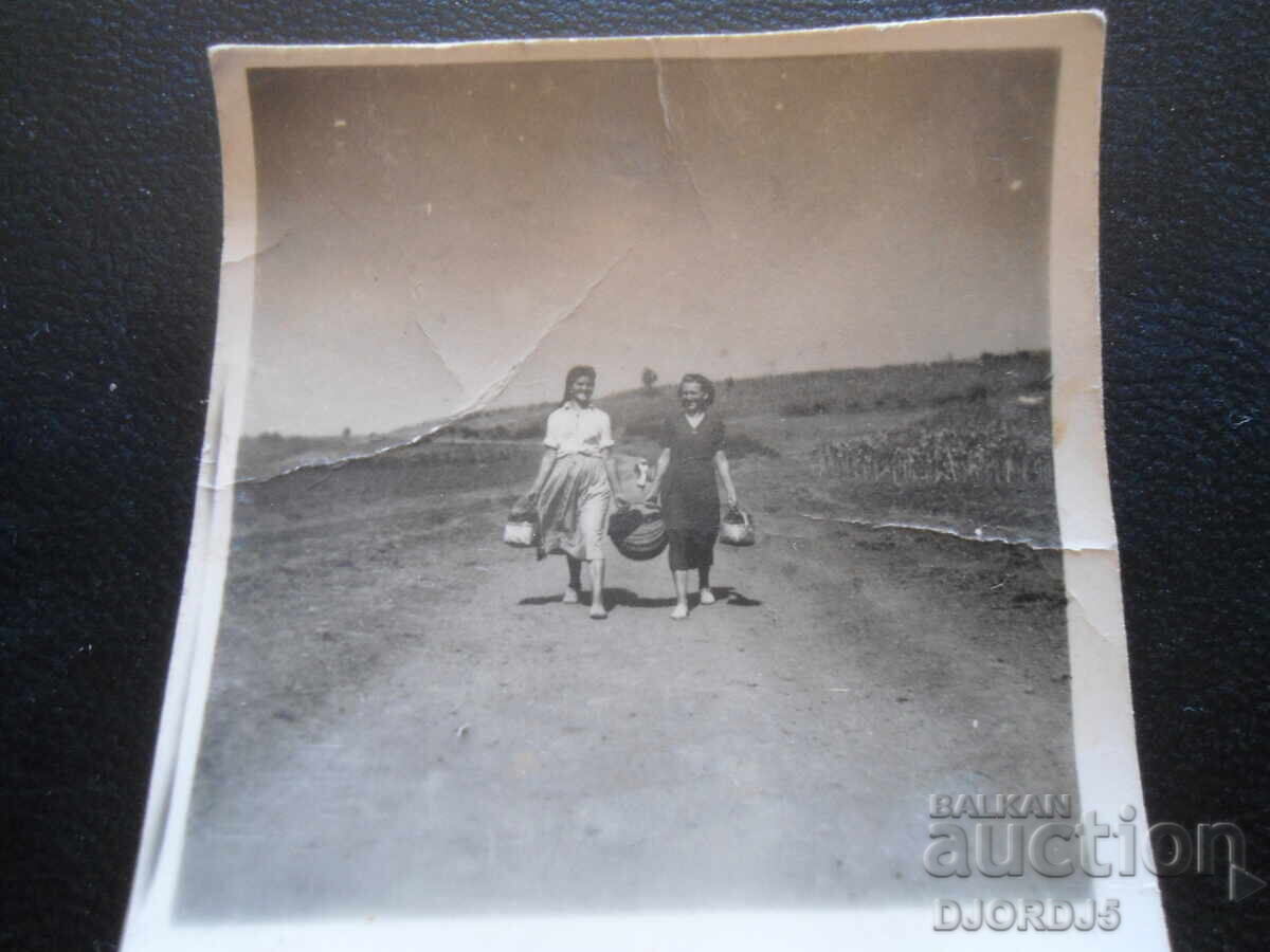 fotografie veche cu preț 1.00 BGN | € 0.51