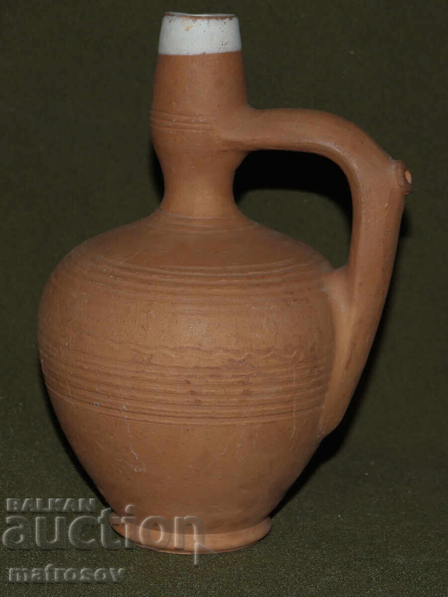 Delivery of Traditional ceramic jug