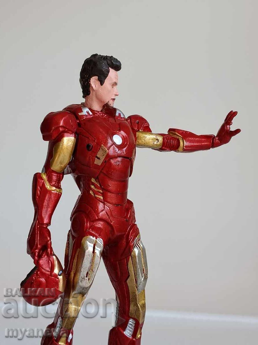Livrarea Figurină de acțiune Omul de Fier, personaj popular Marvel