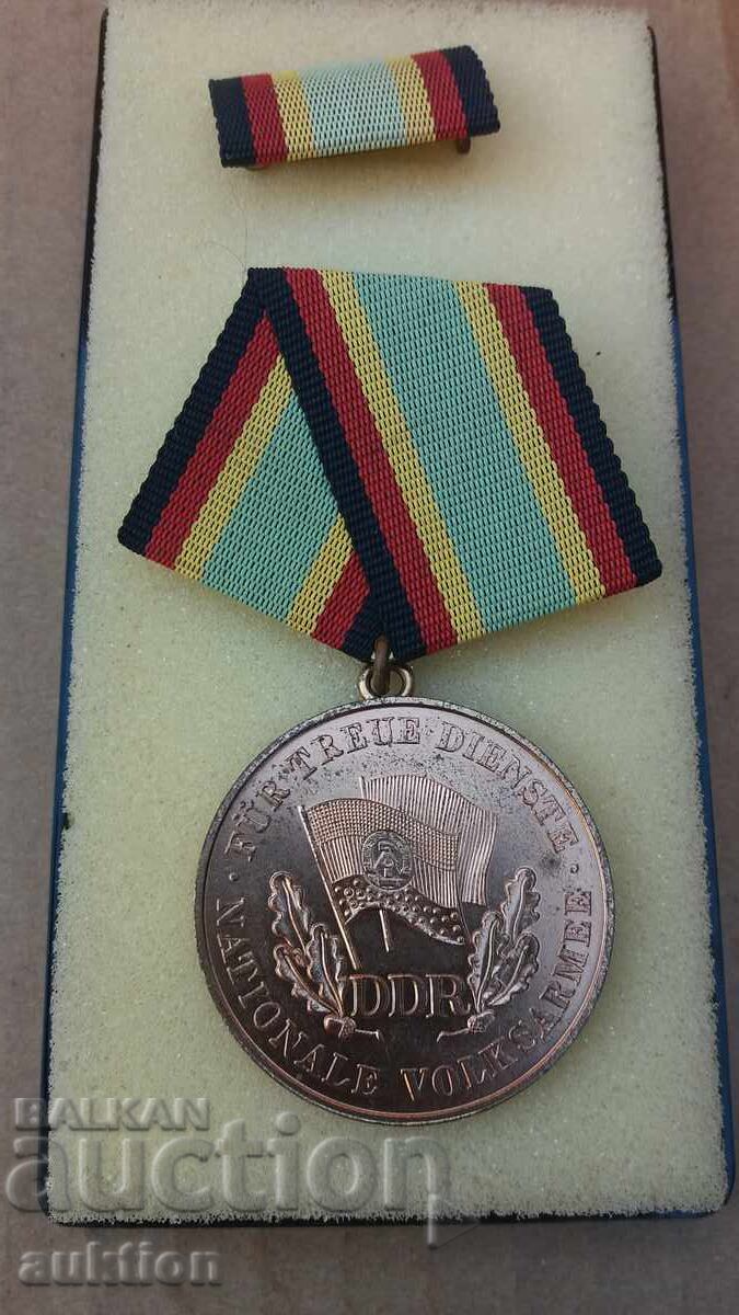 Auction German Medal in GDR Box Auction German Medal in GDR Box