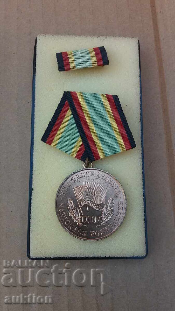 German Medal in GDR Box - 5 German Medal in GDR Box - 5