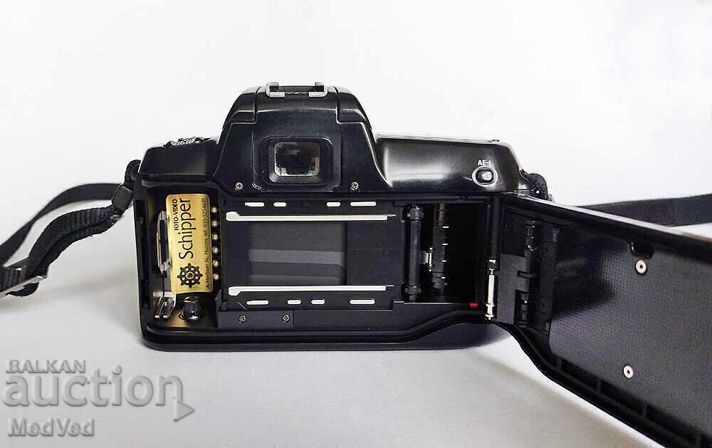 Livrarea NIKON F50 - aparat foto cu film Livrarea NIKON F50 - aparat foto cu film