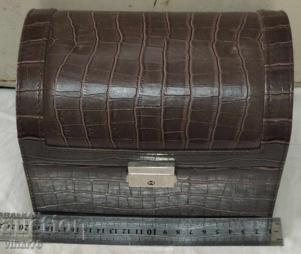 Cutie de bijuterii cu preț 26.99 BGN | € 13.80