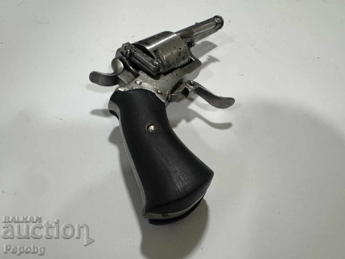 Παλιό πιστόλι, περίστροφο, πιστόλι με τιμή 599.00 BGN | € 306.26 Παλιό πιστόλι, περίστροφο, πιστόλι με τιμή 599.00 BGN | € 306.26