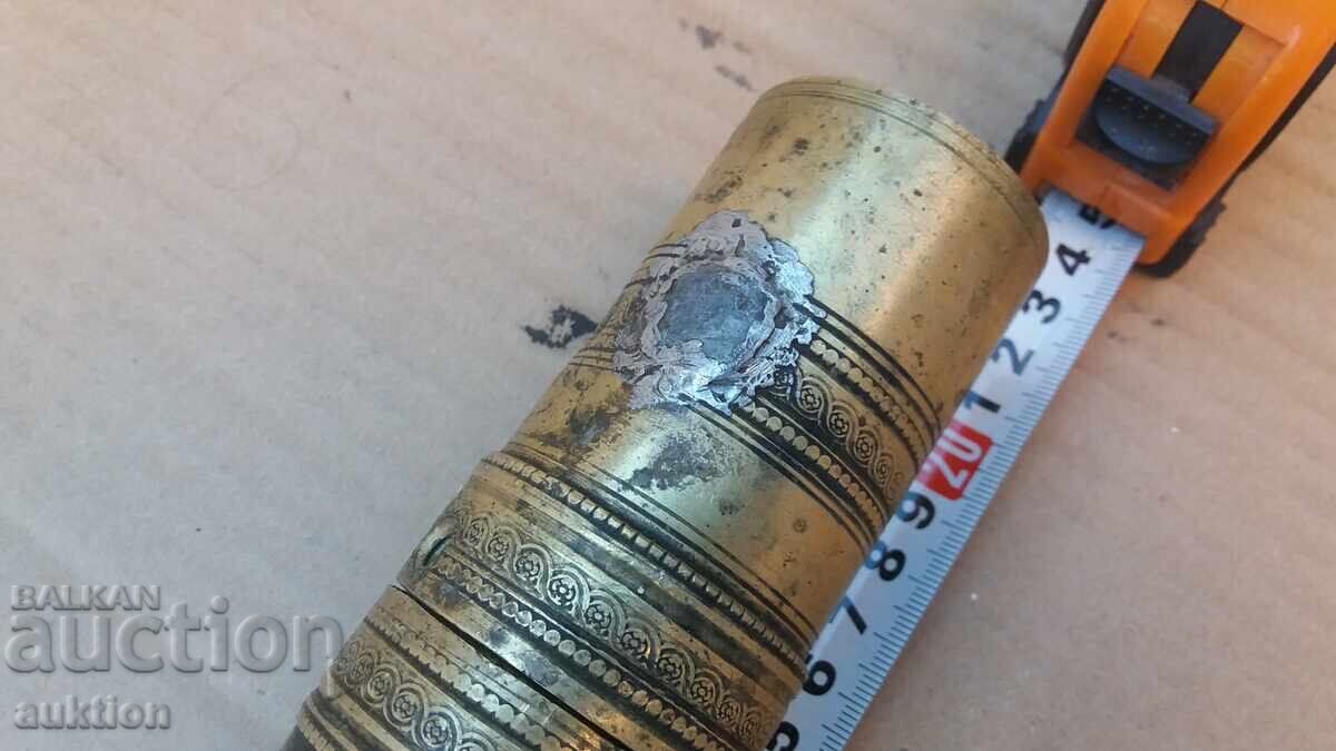 Delivery of OLD BRONZE COFFEE GRINDER FOR DECORATION Delivery of OLD BRONZE COFFEE GRINDER FOR DECORATION