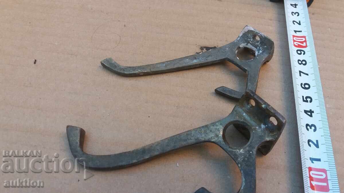 Delivery of LOT OF 3 BRONZE HANGERS - SOLID SOCIALIST