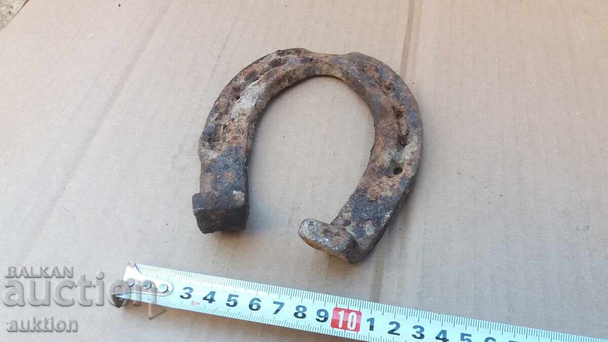 Licitație POTCOAVĂ VECHE MASIVĂ, COCOȘ