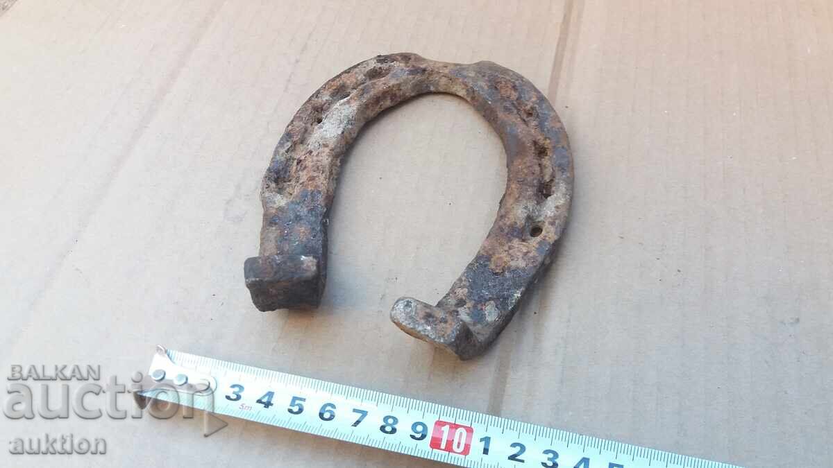 Livrarea POTCOAVĂ VECHE MASIVĂ, COCOȘ