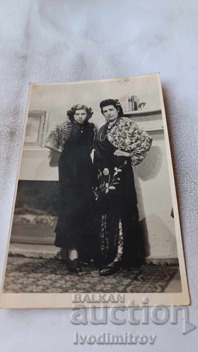 Φωτογραφία Γυναίκα και νεαρό κορίτσι