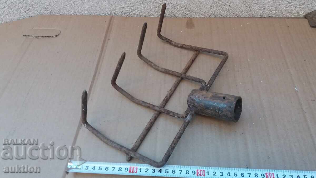 ΜΕΓΑΛΟ ΤΑΜΠΛΩΜΑ ΓΙΑ ΜΕΓΑΛΑ ΦΥΛΛΑ - 5