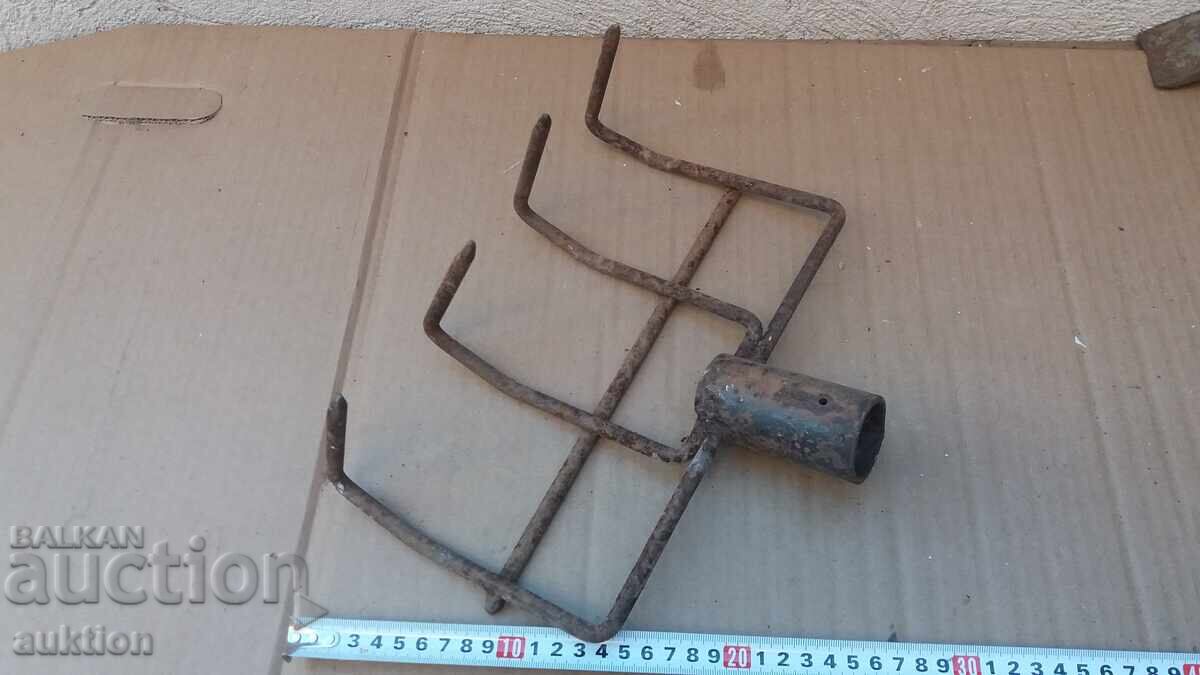 ΜΕΓΑΛΟ ΤΑΜΠΛΩΜΑ ΓΙΑ ΜΕΓΑΛΑ ΦΥΛΛΑ - 6