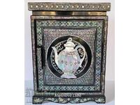 Cutie de bijuterii coreeană încrustată cu sidef.