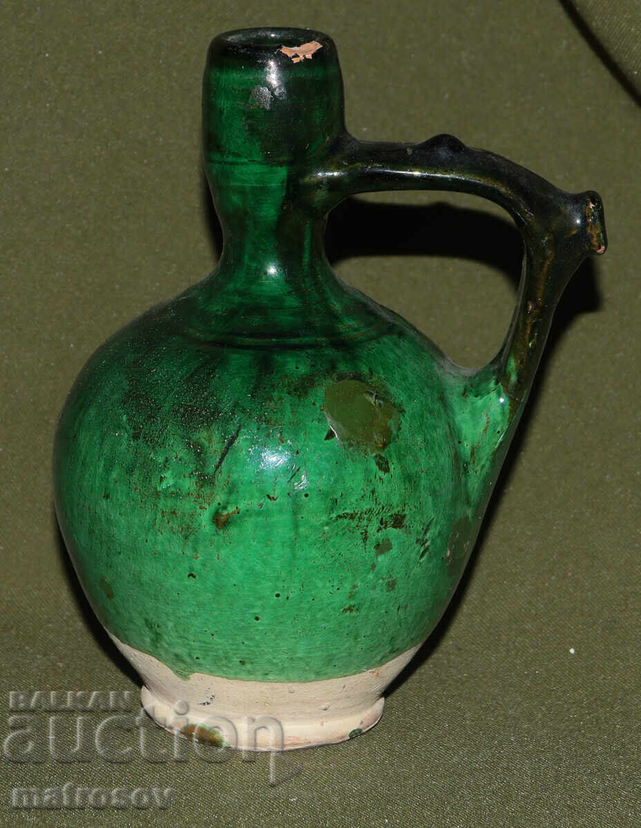 Delivery of Traditional ceramic jug, hand-painted