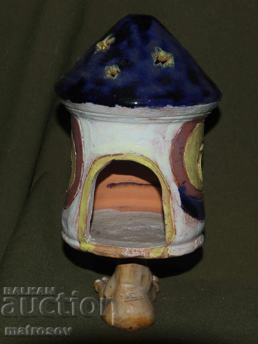 Доставка на Авторски ръчно изработен свещник от рисувана керамика