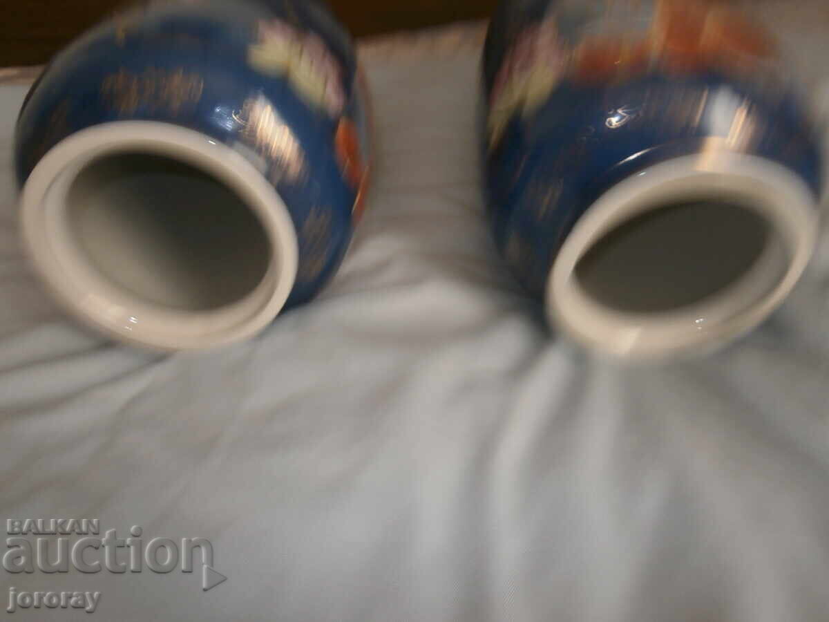 Pair of porcelain vases with price 150.00 BGN | € 76.69 Pair of porcelain vases with price 150.00 BGN | € 76.69