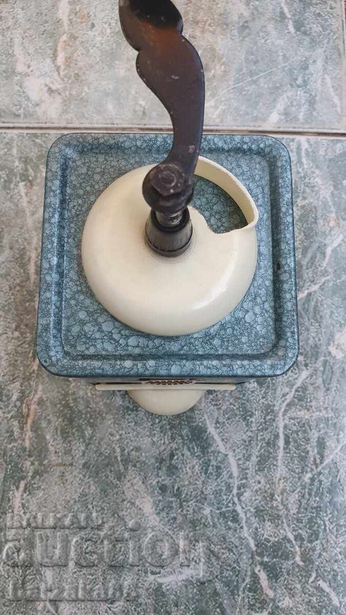 Old Resita coffee grinder with price 20.00 BGN | € 10.23