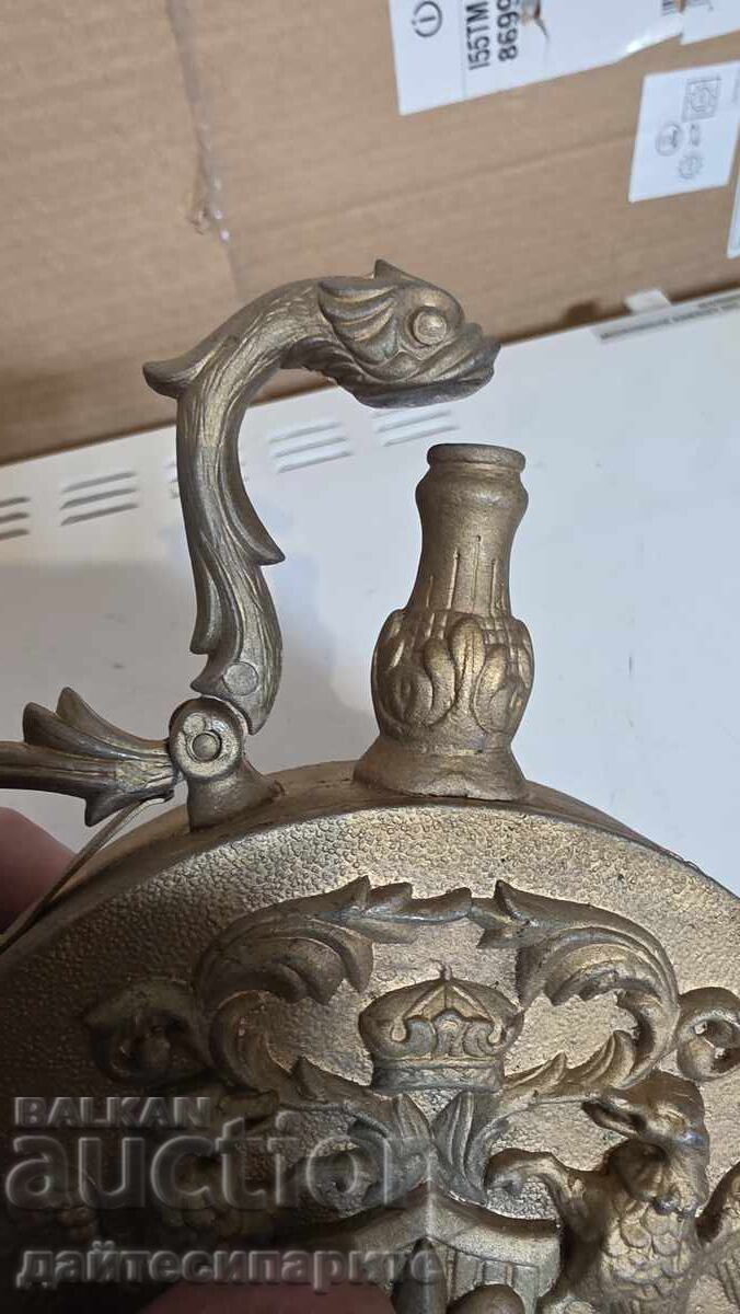 Auction  A powder keg