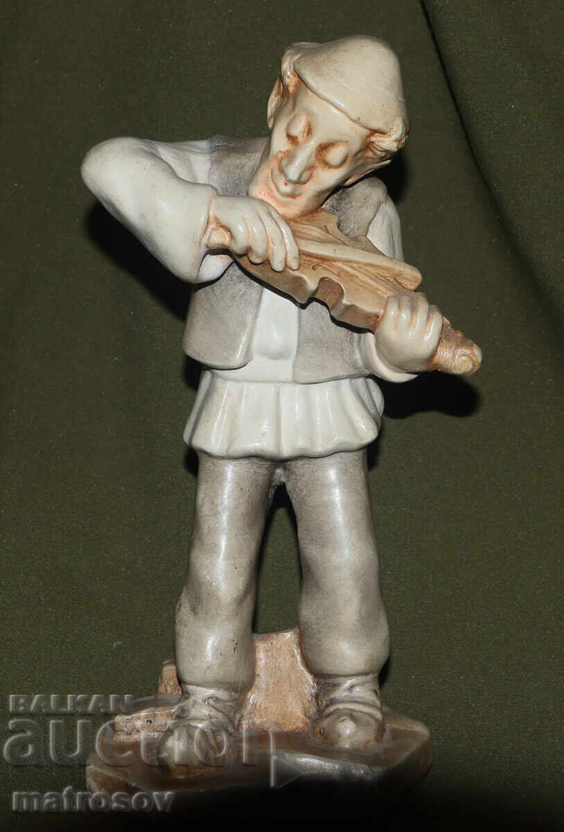 Decorative ceramic figurine of a musician, violinist with price 100.00 BGN | € 51.13