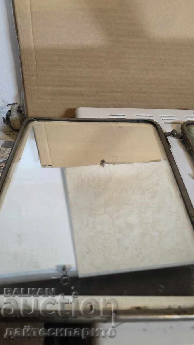 Auction  Old mirror, folds into three parts