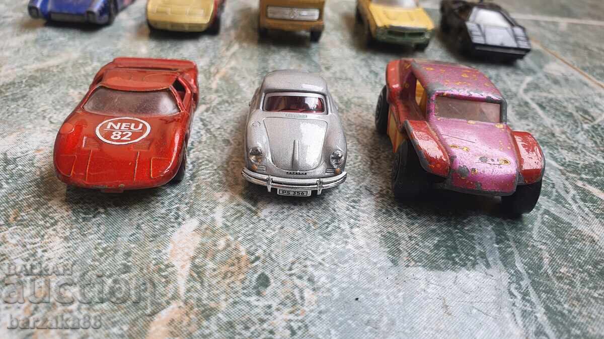 Jucării vechi Mașinuțe 8 bucăți cu preț 40.00 BGN | € 20.45 Jucării vechi Mașinuțe 8 bucăți cu preț 40.00 BGN | € 20.45