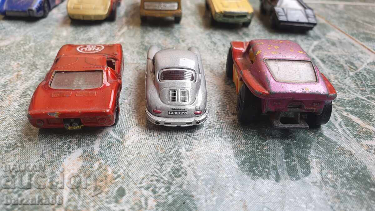 Licitație Jucării vechi Mașinuțe 8 bucăți Licitație Jucării vechi Mașinuțe 8 bucăți