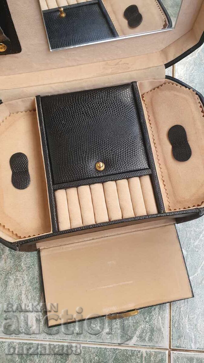 Cutie de bijuterii - 6 Cutie de bijuterii - 6