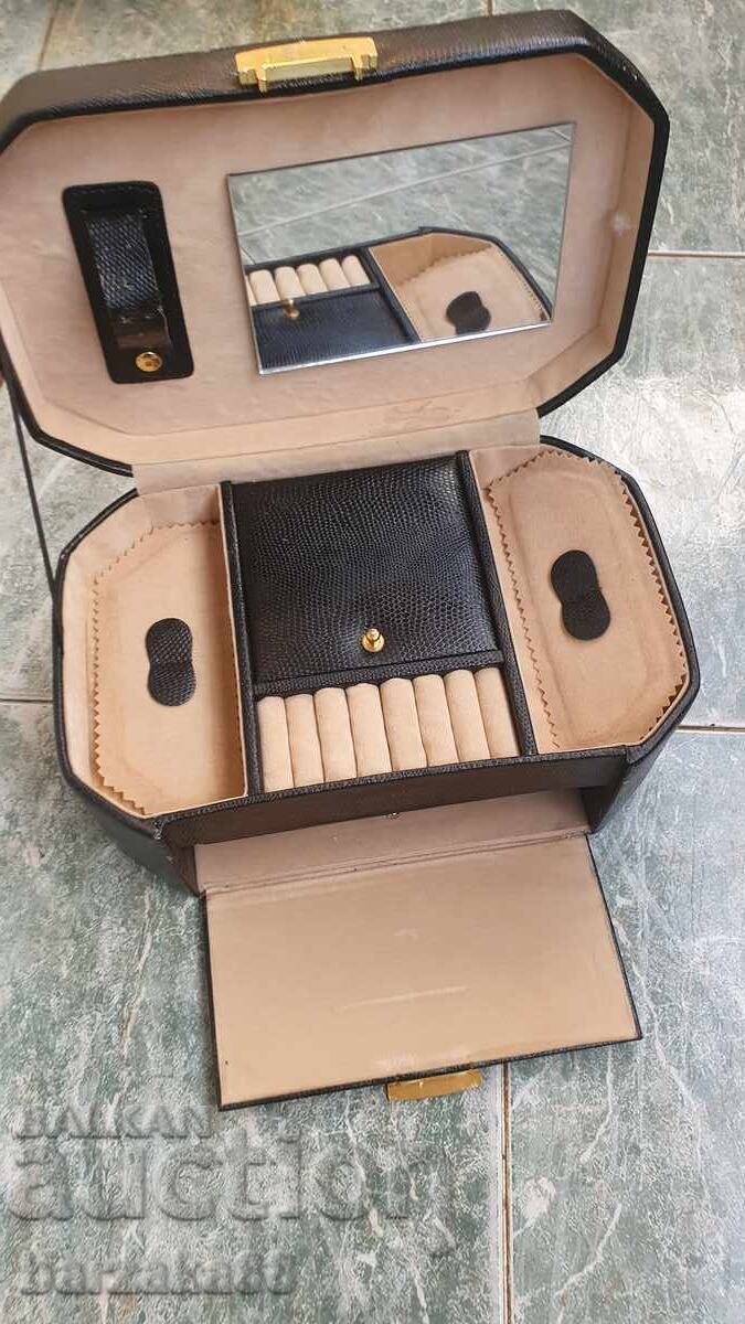 Cutie de bijuterii Cutie de bijuterii