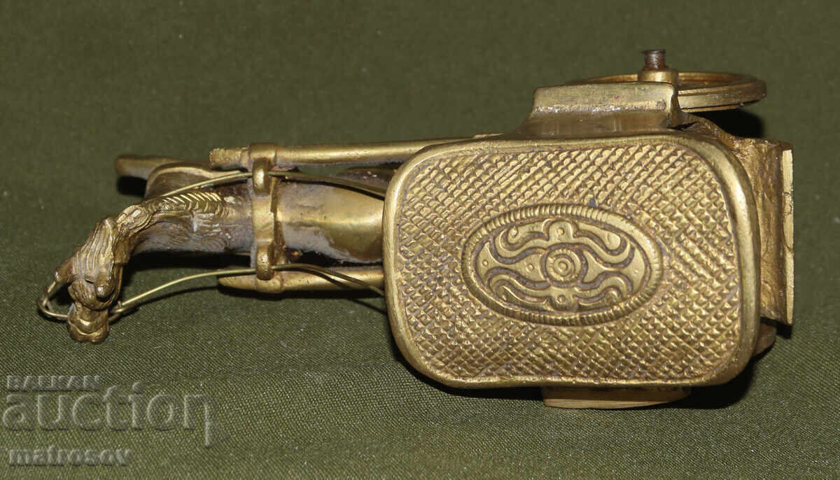 Стара месингова декорация, скулптура покрита карета с кон с цена 250.00 лв. | € 127.82