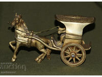 Decorație veche din alamă, sculptură trăsură acoperită cu cal