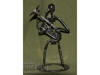 Sculptură metalică de autor, lucrată manual, figură muzician