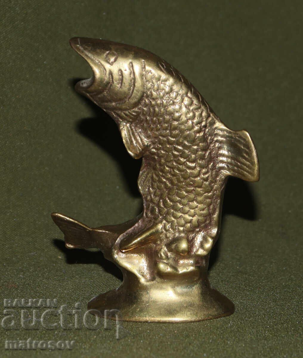 Доставка на Авторска малка бронзова скулптура риба