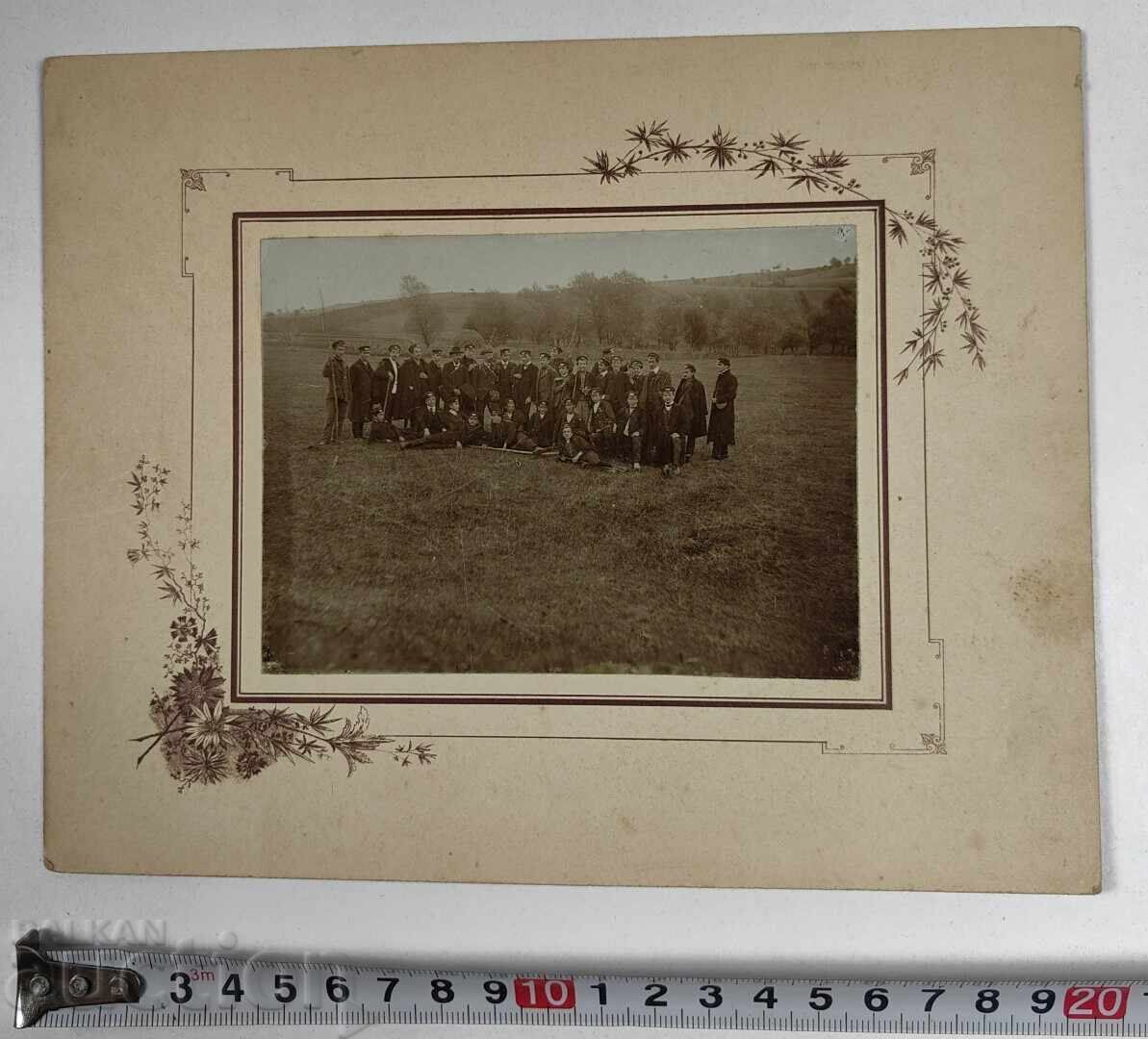 Delivery of OLD GROUP PHOTO PHOTOGRAPH CARDBOARD