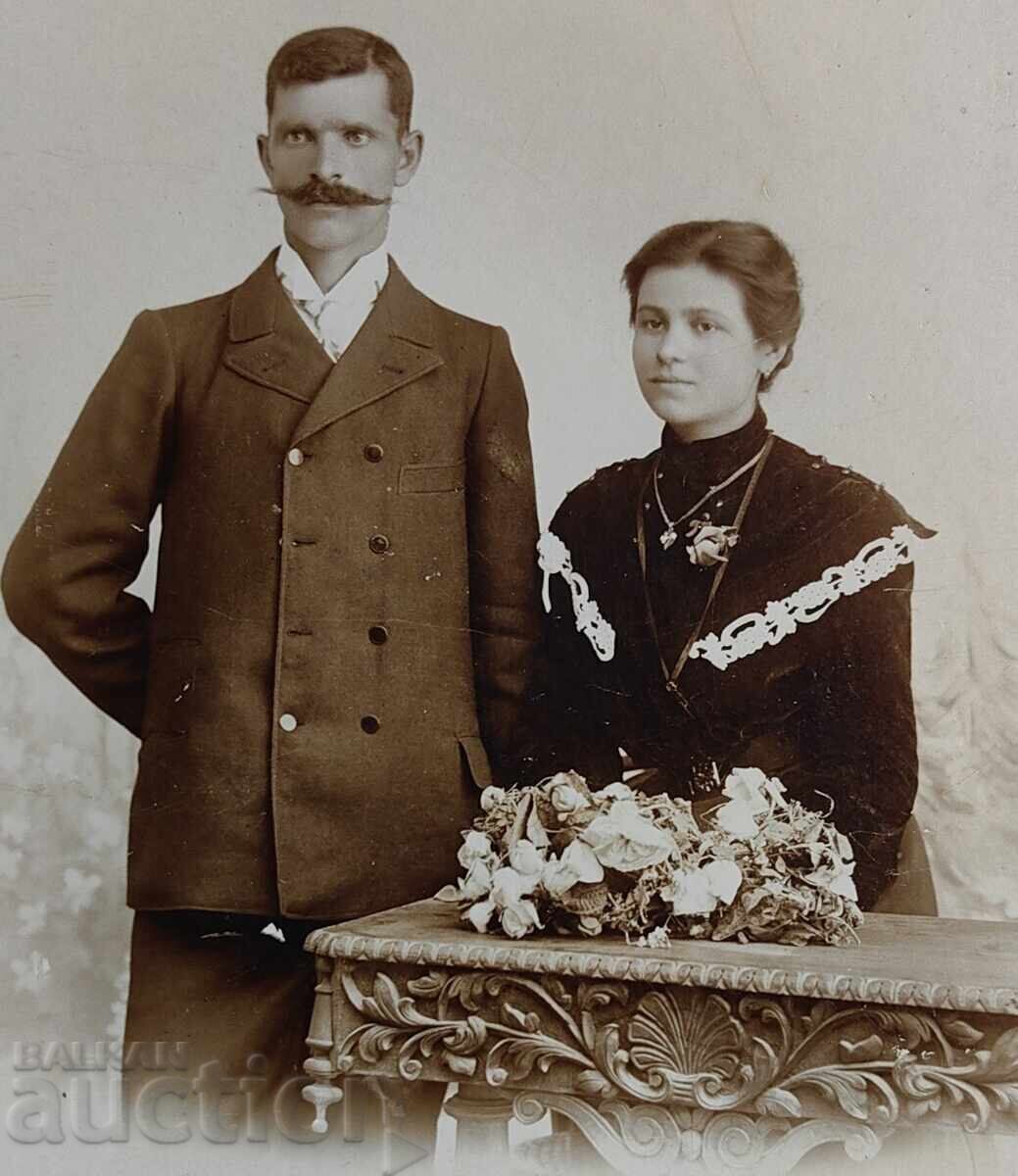 ΠΟΛΥ ΠΑΛΙΑ ΟΙΚΟΓΕΝΕΙΑΚΗ ΦΩΤΟΓΡΑΦΙΑ ΠΟΡΤΡΕΤΟ ΦΩΤΟΓΡΑΦΙΑ ΧΑΡΤΟΝΙ με τιμή 25.00 BGN | € 12.78