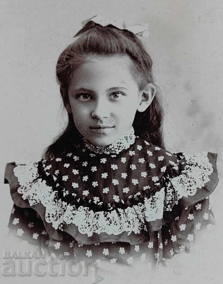 FETIȚĂ PORTRET DE COPIL POZĂ VECHE FOTOGRAFIE CARTON cu preț 29.00 BGN | € 14.83