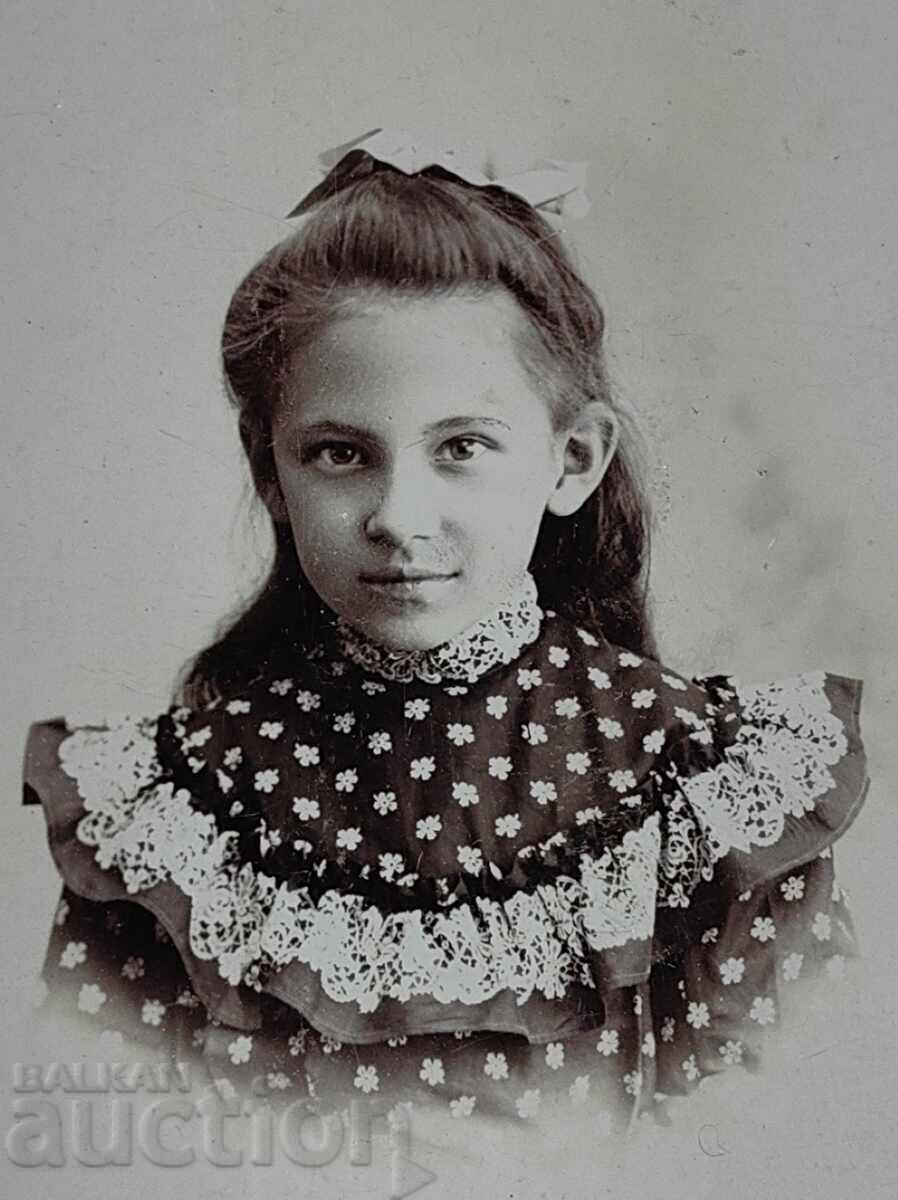 Livrarea FETIȚĂ PORTRET DE COPIL POZĂ VECHE FOTOGRAFIE CARTON