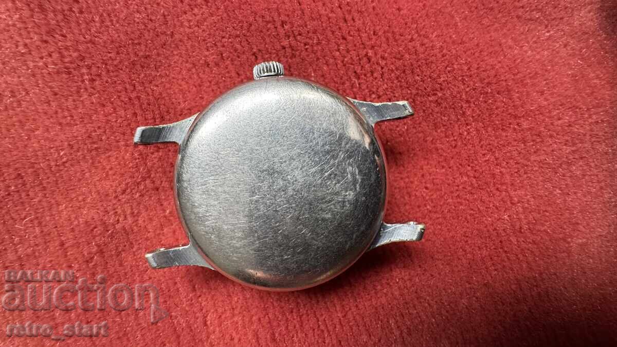 Ceas Pobeda 1956. Funcționează! cu preț 50.00 BGN | € 25.56