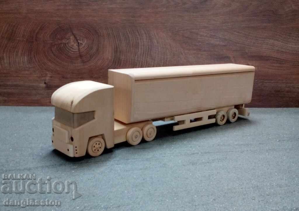 Декоративен дървен камион влекач с ремарке DMAR 114MP2