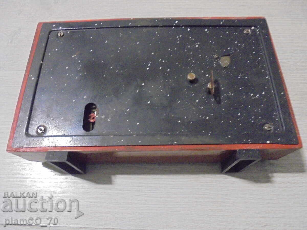 №*8285 Παλιό επιτραπέζιο ρολόι με βαρόμετρο "Μαγιάκ" - 5