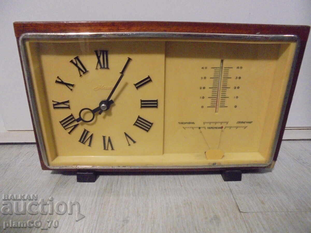№*8285 Παλιό επιτραπέζιο ρολόι με βαρόμετρο "Μαγιάκ"