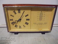 №*8285 Ceas de masă vechi cu barometru „Maiak“