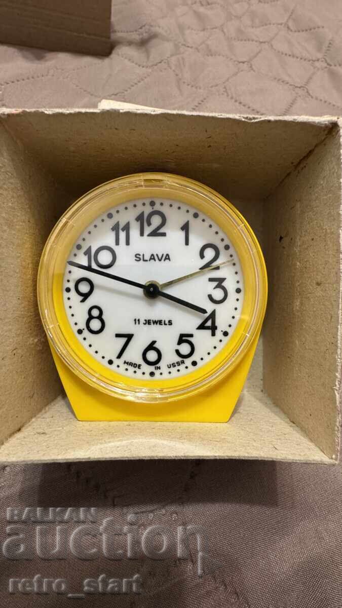 Съветски будилник Слава, чисто нов! Работи!