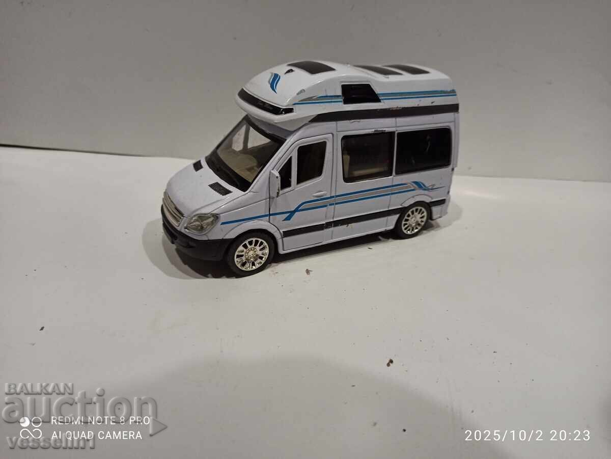 Jucărie veche cărucior camper 1/32 mercedes sprinter cu preț € 13.00 | 25.43 BGN Jucărie veche cărucior camper 1/32 mercedes sprinter cu preț € 13.00 | 25.43 BGN