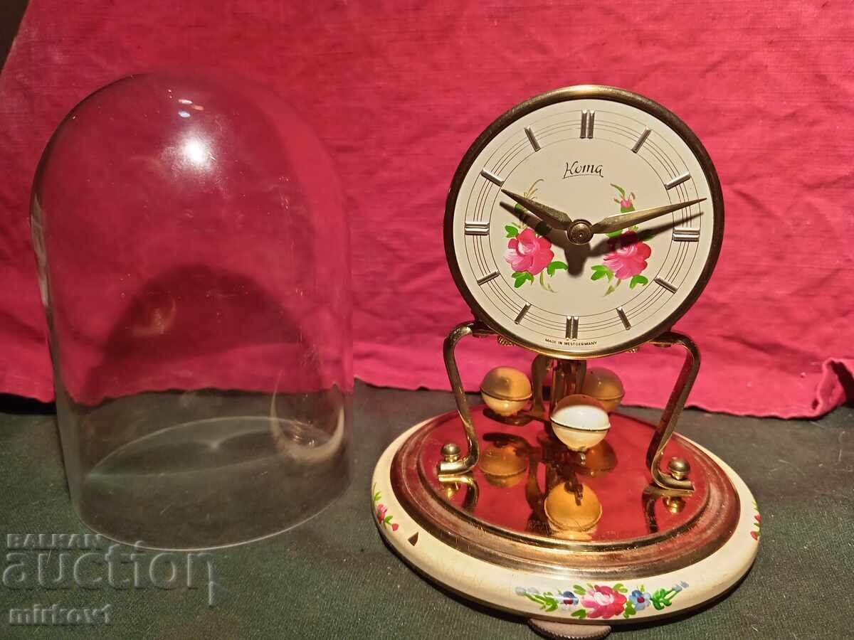 Доставка на Германски годишен часовник  Koma