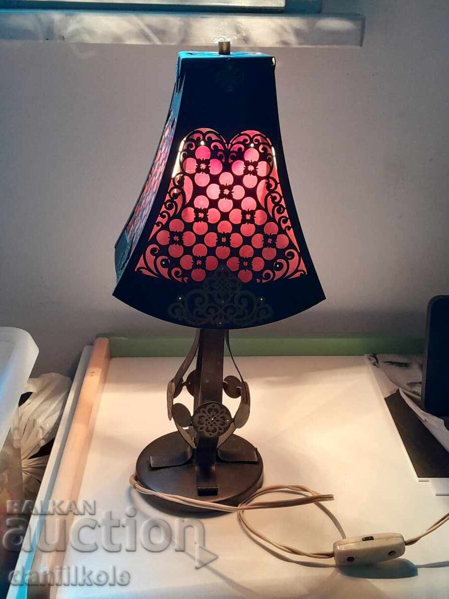 Licitație *$*Y*$* LAMPĂ DE NOAPTE VINTAGE VECHE METAL FORJAT SUPER *$*Y*$*