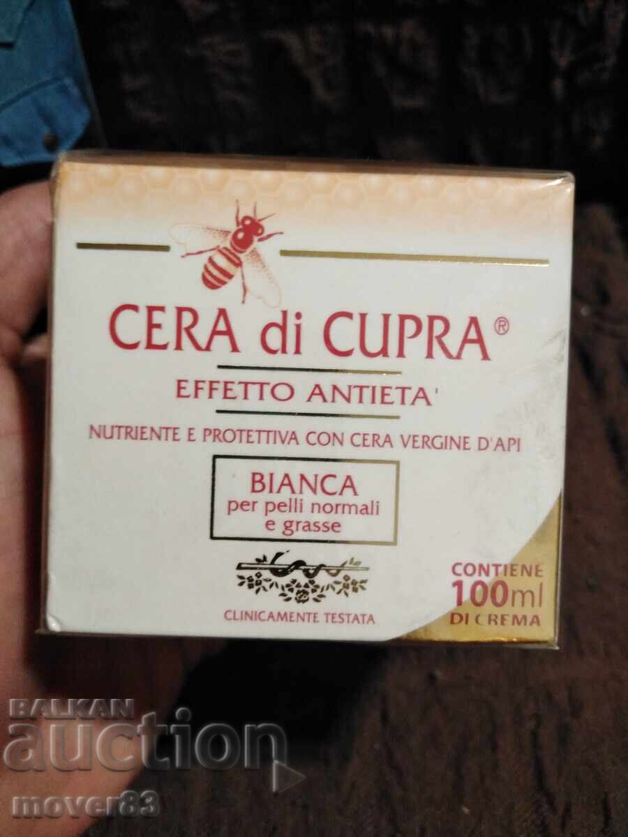 Соц. Козметика. Крем/афтършейф с цена 9.99 лв. | € 5.11 Соц. Козметика. Крем/афтършейф с цена 9.99 лв. | € 5.11