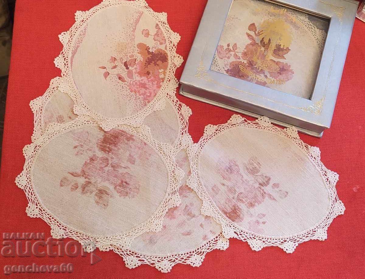 Linen placemat set with handmade lace - 5