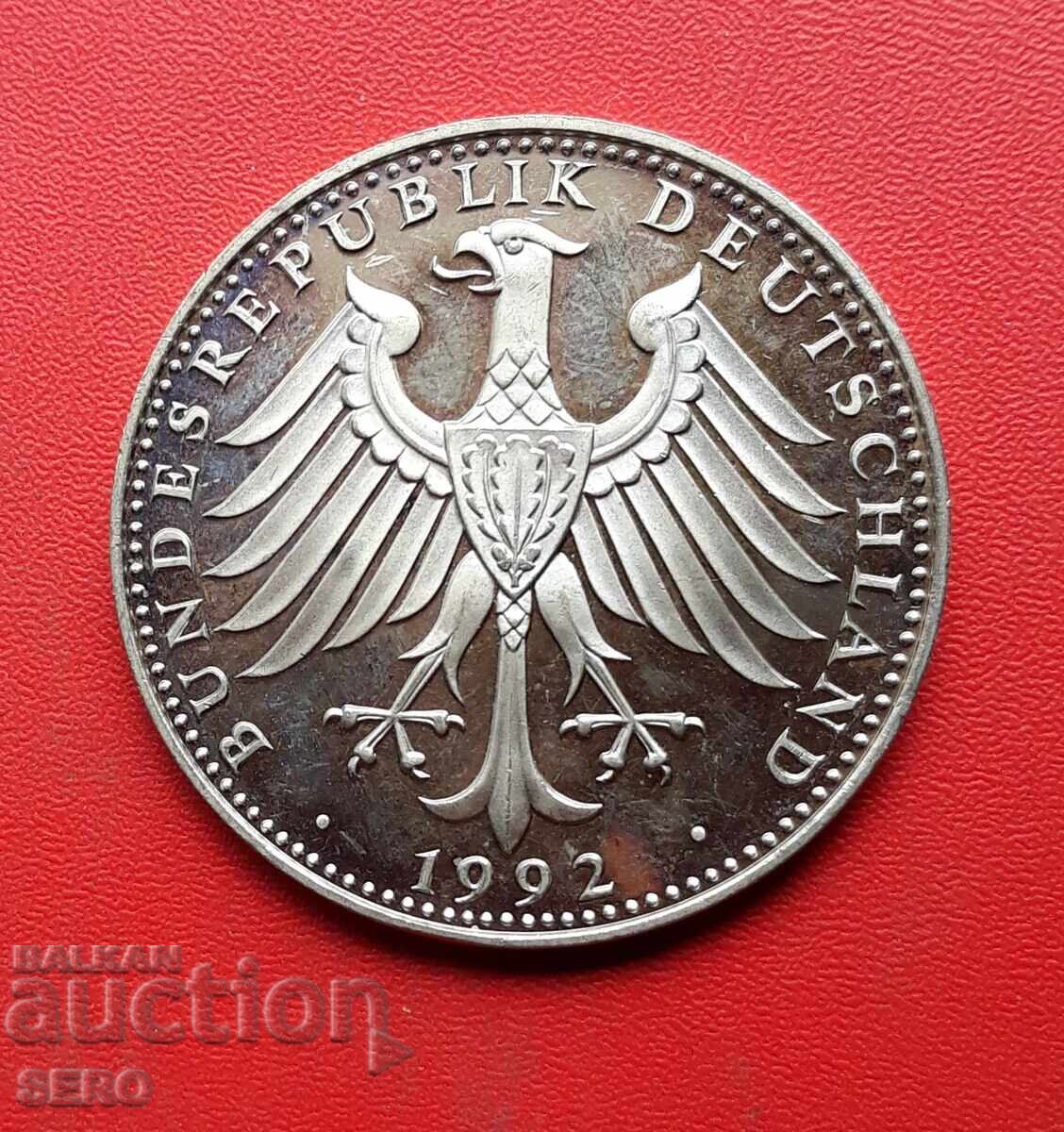 Medalie-Germania-cancelarul Konrad Adenauer 1992-25 ani de la moarte cu preț 3.00 BGN | € 1.53 Medalie-Germania-cancelarul Konrad Adenauer 1992-25 ani de la moarte cu preț 3.00 BGN | € 1.53
