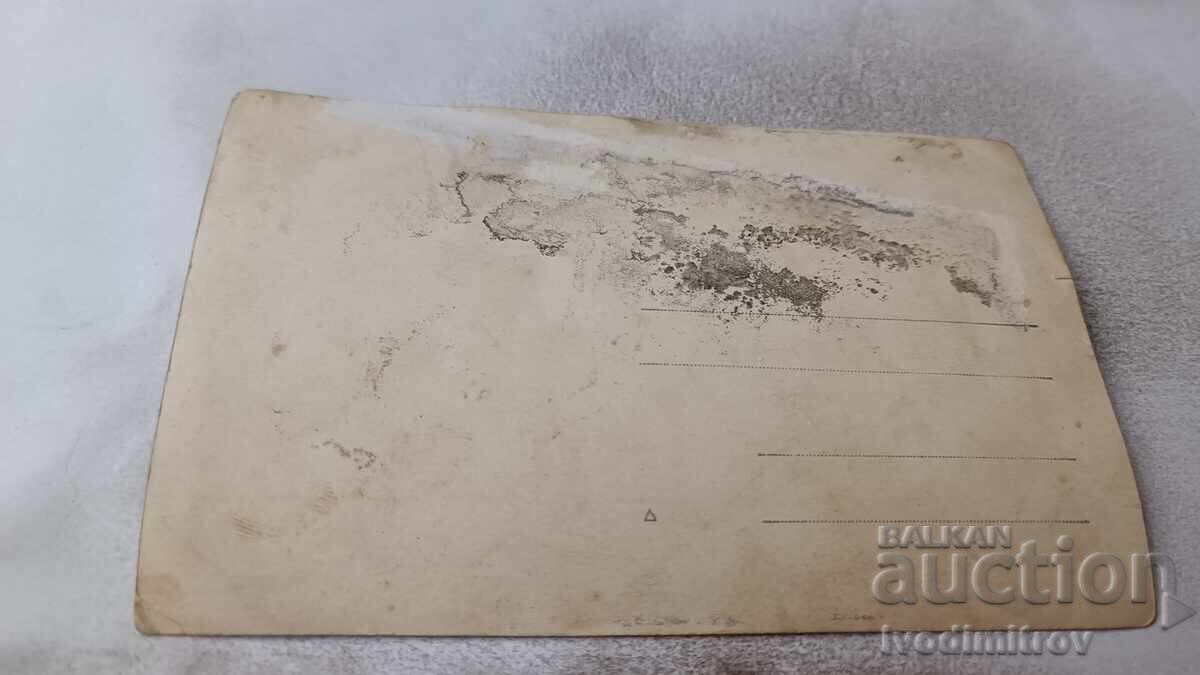 Φωτογραφία Άνδρες μπροστά στην είσοδο του ορυχείου με τιμή 2.65 BGN | € 1.35