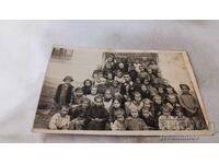 Foto Elevii cu profesorul lor